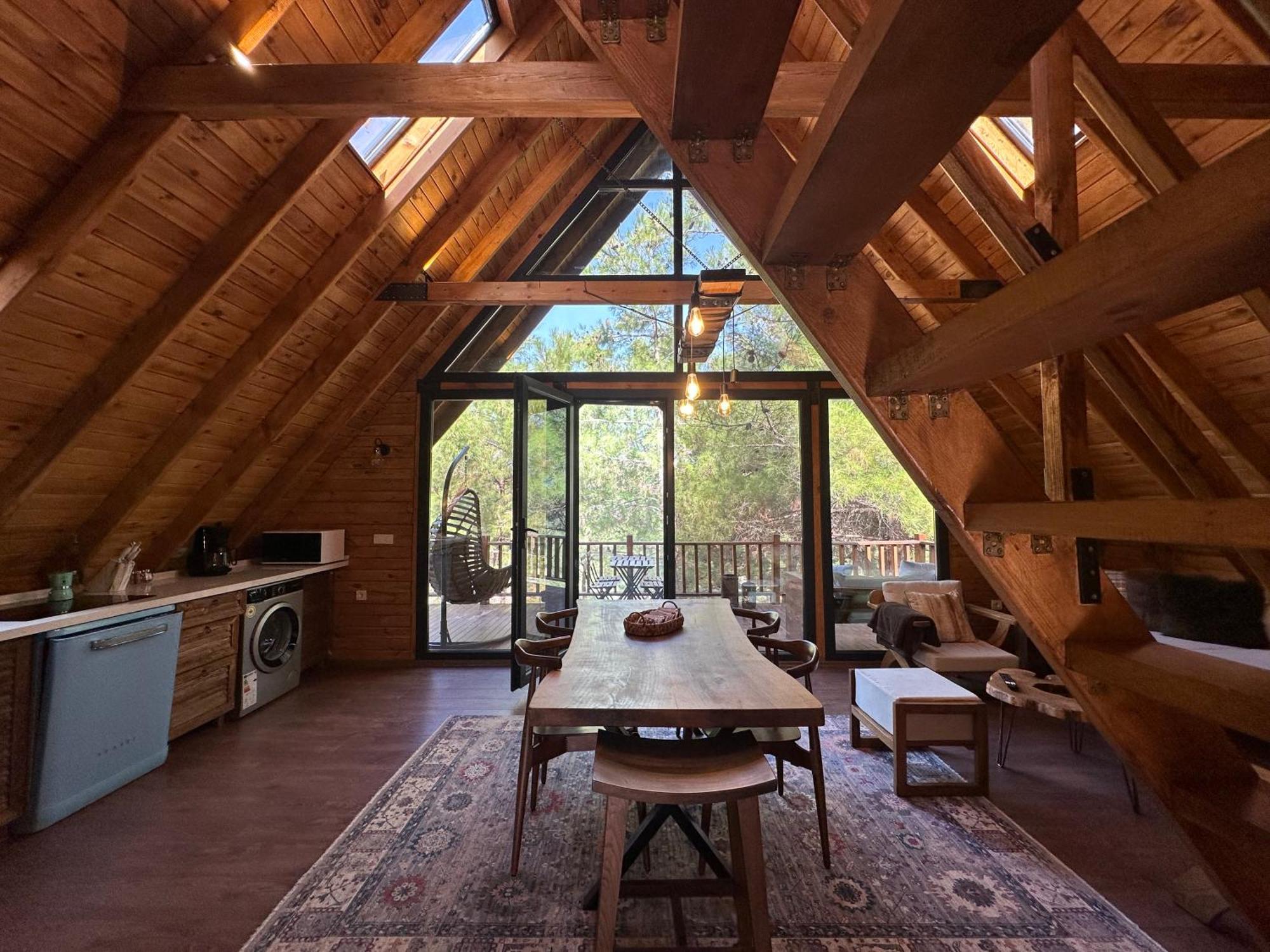 Panurlawoodenhouse Oezel Havuz& Sauna Mavi Εξωτερικό φωτογραφία