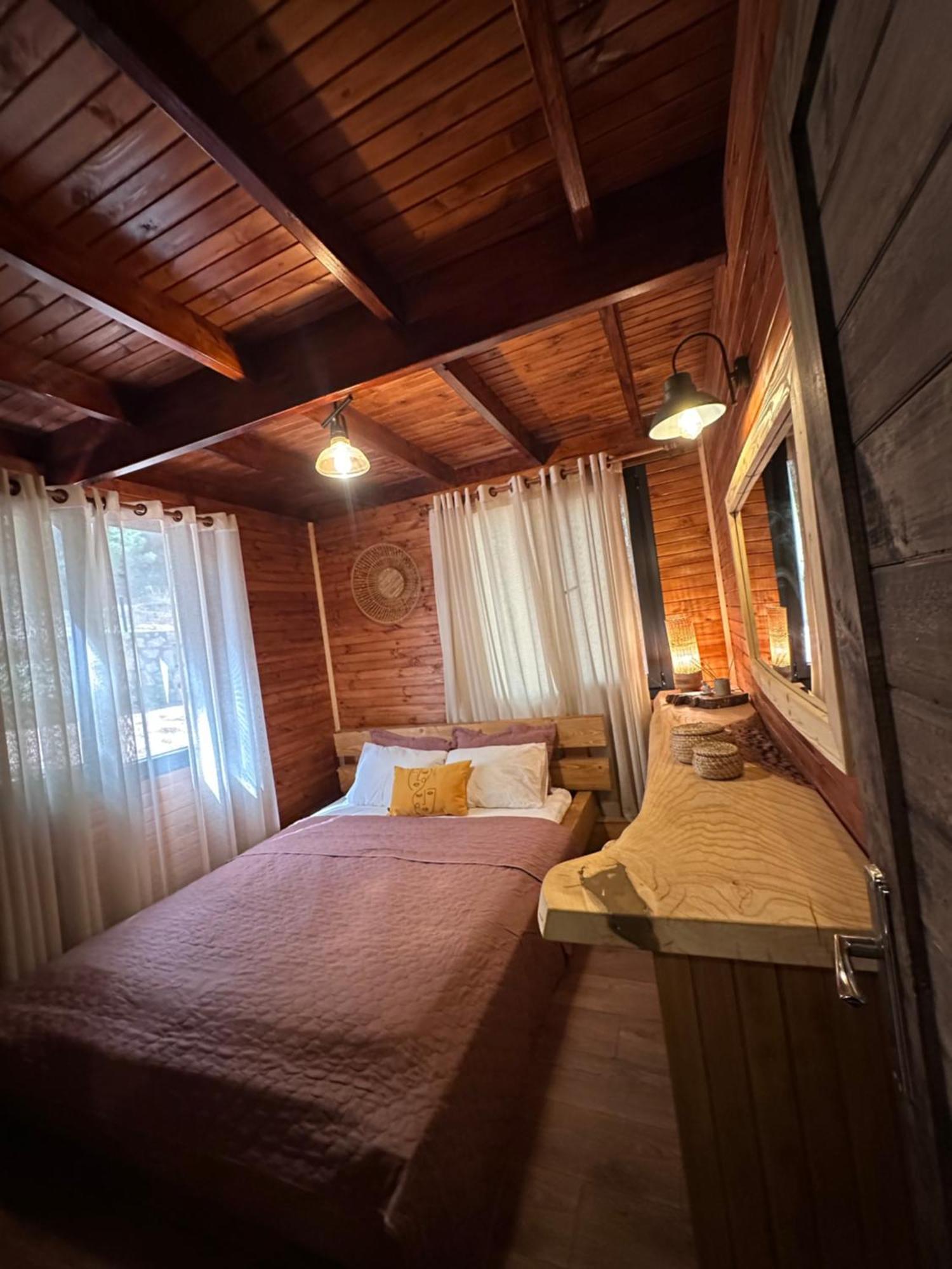 Panurlawoodenhouse Oezel Havuz& Sauna Mavi Εξωτερικό φωτογραφία