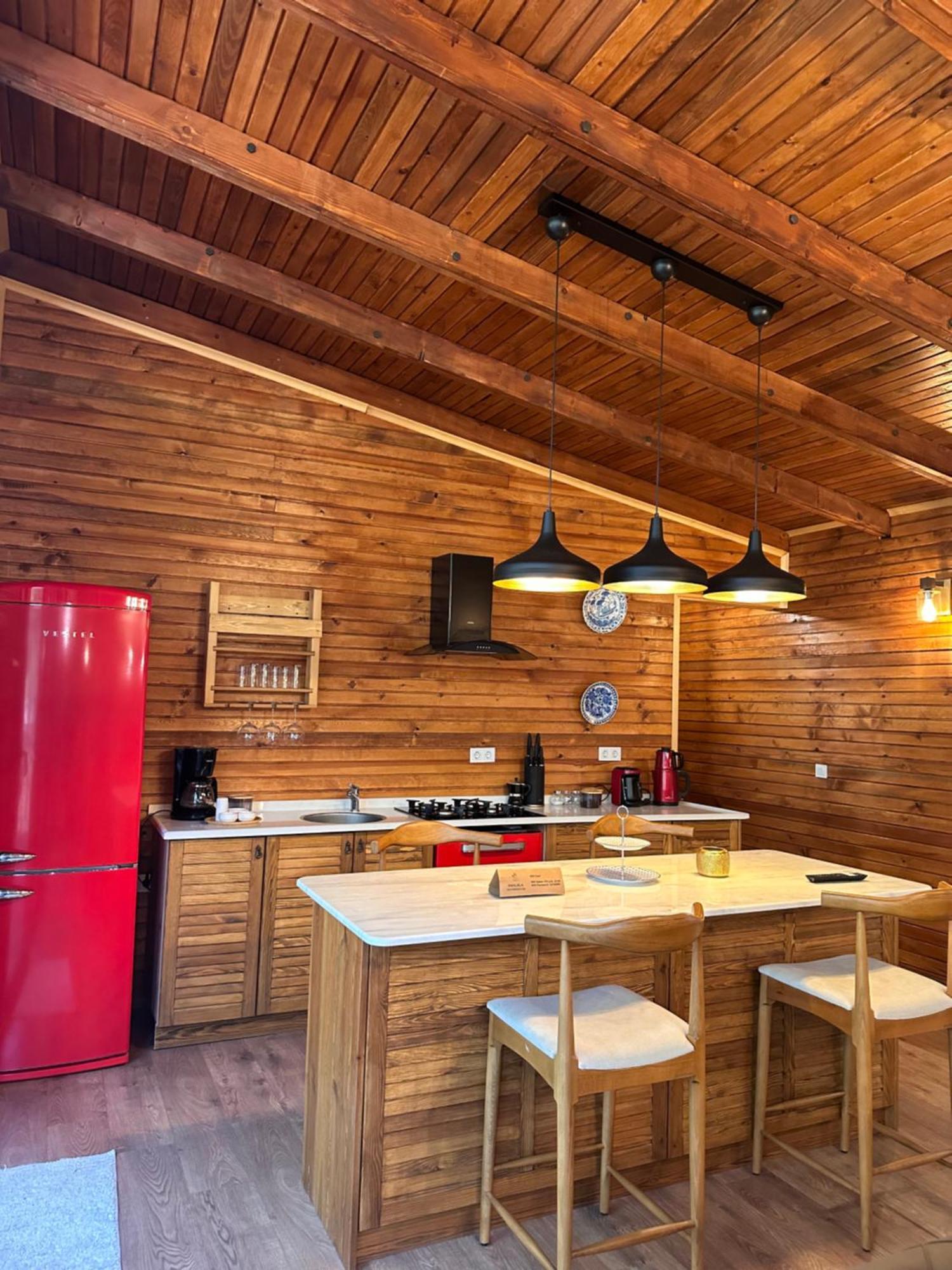Panurlawoodenhouse Oezel Havuz& Sauna Mavi Εξωτερικό φωτογραφία