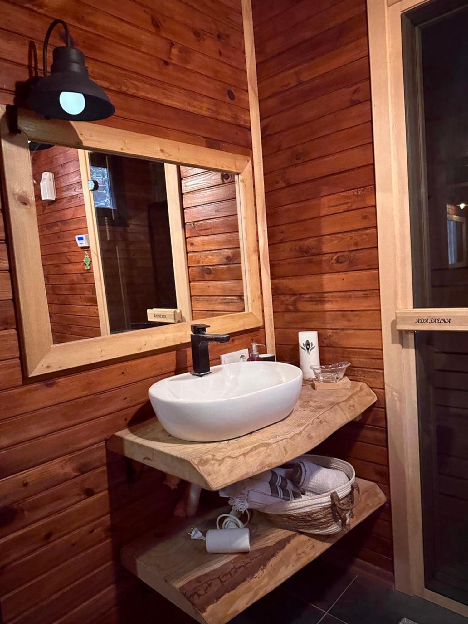 Panurlawoodenhouse Oezel Havuz& Sauna Mavi Εξωτερικό φωτογραφία